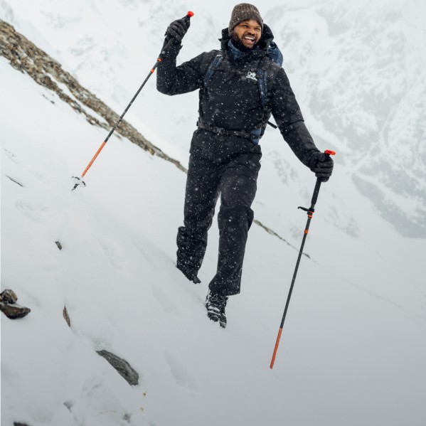 Background photo Joshua Adeyemi